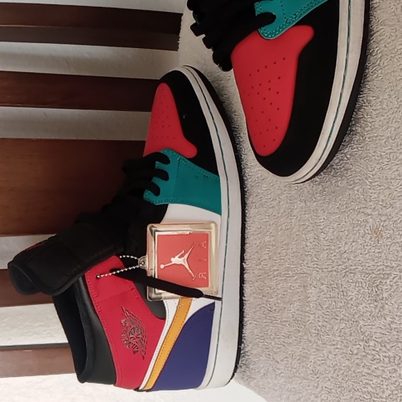 Nike Air Jordan 1's - Picture 3 of 8